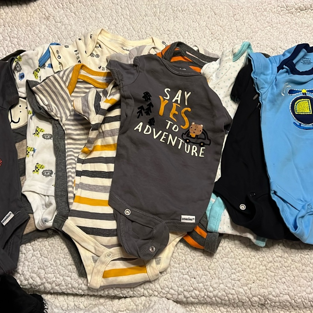 13 Gerber Baby Onsies 0-3 months